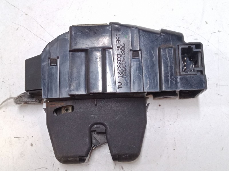 Recambio de cerradura maletero / porton para peugeot 207/207+ (wa_, wc_) 1.6 hdi referencia OEM IAM 9660403980  