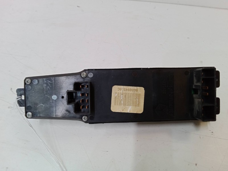 Recambio de mando elevalunas delantero derecho para jeep cherokee (xj) 2.5 tdi 4x4 referencia OEM IAM 56009451AC  39754D
