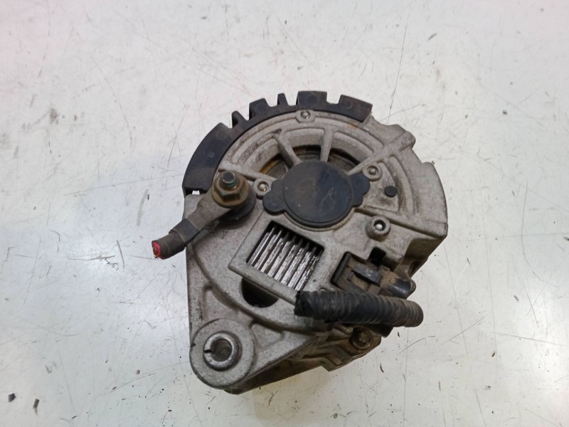 Recambio de alternador para daewoo lanos (klat) 1.5 referencia OEM IAM 038903023L  0124325001287