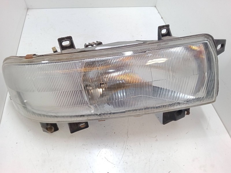 Recambio de faro derecho para renault master ii autobús (jd) 2.2 dci 90 referencia OEM IAM   