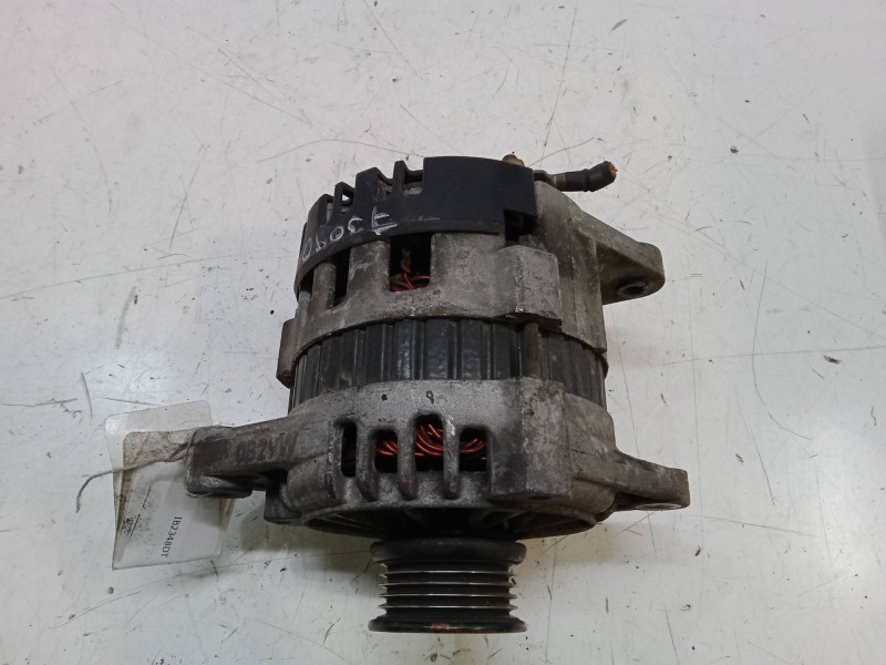Recambio de alternador para daewoo lanos (klat) 1.5 referencia OEM IAM 038903023L  0124325001287