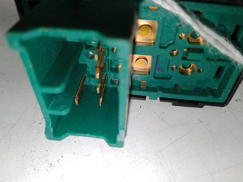 Recambio de mando elevalunas delantero derecho para hyundai i10 ii (ba, ia) 1.0 referencia OEM IAM   