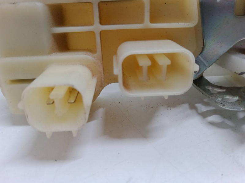 Recambio de cerradura puerta delantera derecha para honda cr-v ii (rd_) 2.2 ctdi (rd9) referencia OEM IAM   