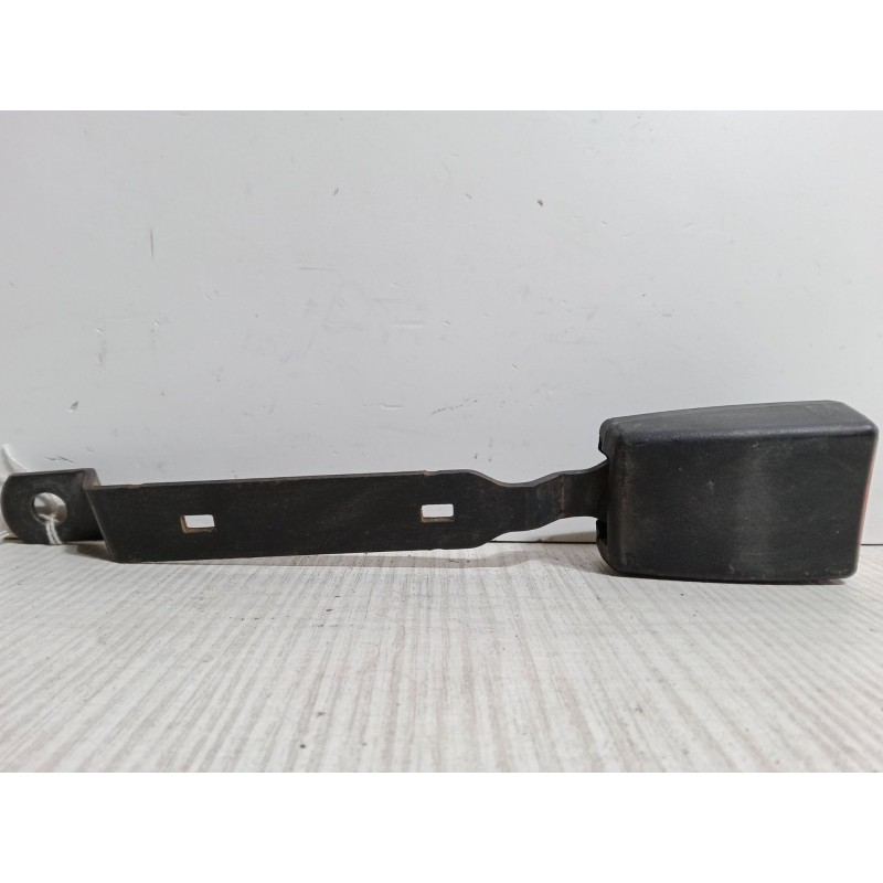 Recambio de anclaje cinturon delantero izquierdo para skoda fabia i (6y2) 1.4 16v referencia OEM IAM 6Y0858471K.1C270700  