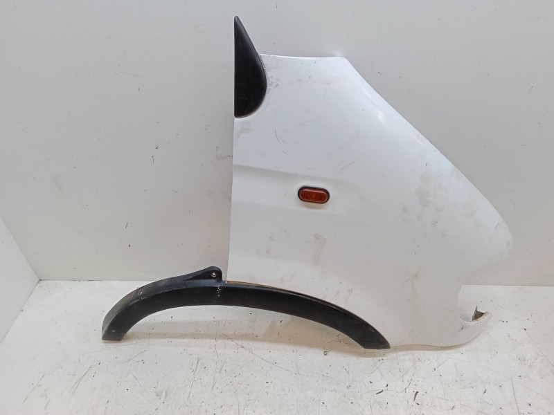 Recambio de aleta delantera derecha para renault master ii autobús (jd) 2.2 dci 90 referencia OEM IAM   