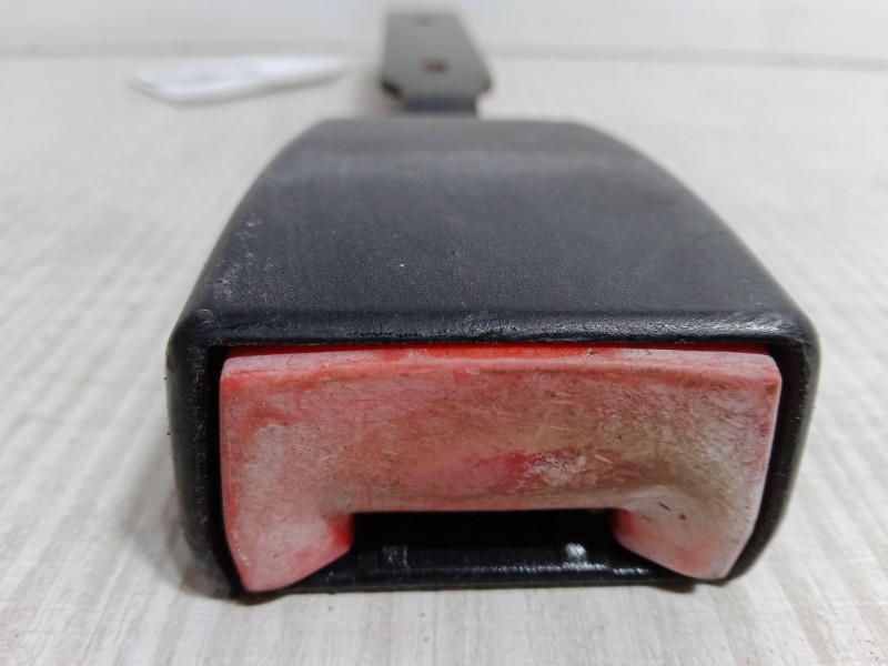 Recambio de anclaje cinturon delantero izquierdo para skoda fabia i (6y2) 1.4 16v referencia OEM IAM 6Y0858471K.1C270700   Recambio de anclaje cinturon delantero izquierdo para skoda fabia i (6y2) 1.4 16v referencia OEM IAM 6Y0858471K.1C270700