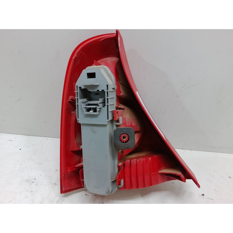 Recambio de piloto trasero derecho para renault clio ii (bb_, cb_) 1.2 16v (bb05, bb0w, bb11, bb27, bb2t, bb2u, bb2v, cb05,... r