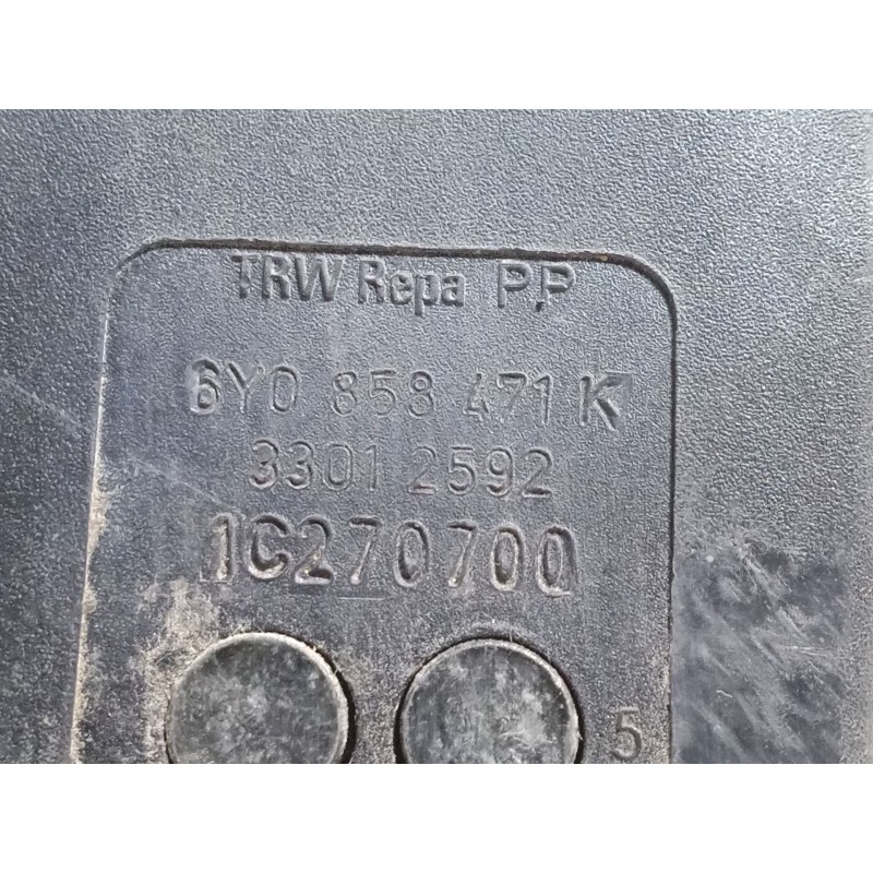 Recambio de anclaje cinturon delantero izquierdo para skoda fabia i (6y2) 1.4 16v referencia OEM IAM 6Y0858471K.1C270700   Recambio de anclaje cinturon delantero izquierdo para skoda fabia i (6y2) 1.4 16v referencia OEM IAM 6Y0858471K.1C270700