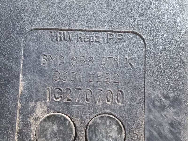 Recambio de anclaje cinturon delantero izquierdo para skoda fabia i (6y2) 1.4 16v referencia OEM IAM 6Y0858471K.1C270700   Recambio de anclaje cinturon delantero izquierdo para skoda fabia i (6y2) 1.4 16v referencia OEM IAM 6Y0858471K.1C270700