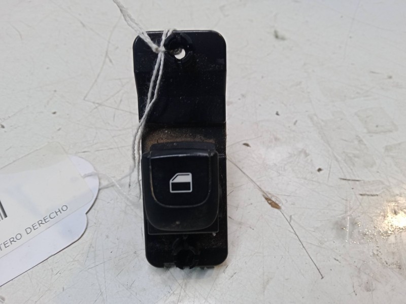 Recambio de mando elevalunas delantero derecho para kia stonic (yb) 1.0 t-gdi referencia OEM IAM   