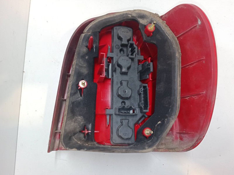 Recambio de piloto trasero izquierdo para volkswagen polo (6n2) 1.0 referencia OEM IAM   