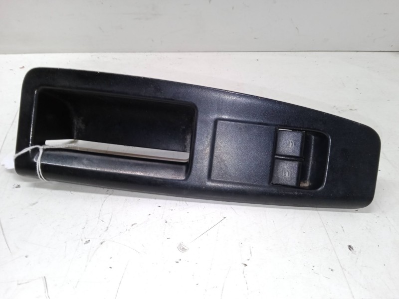 Recambio de mando elevalunas delantero izquierdo para volkswagen polo (9n_, 9a_) 1.4 16v referencia OEM IAM   