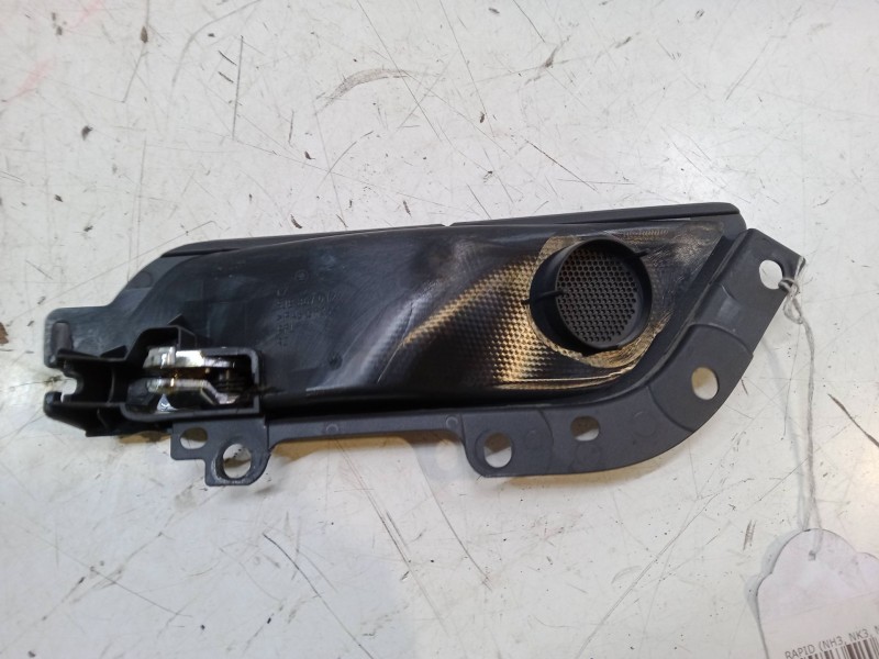 Recambio de maneta interior puerta delantera derecha para skoda rapid (nh3, nk3, nk6) 1.6 tdi referencia OEM IAM 5JB867012  