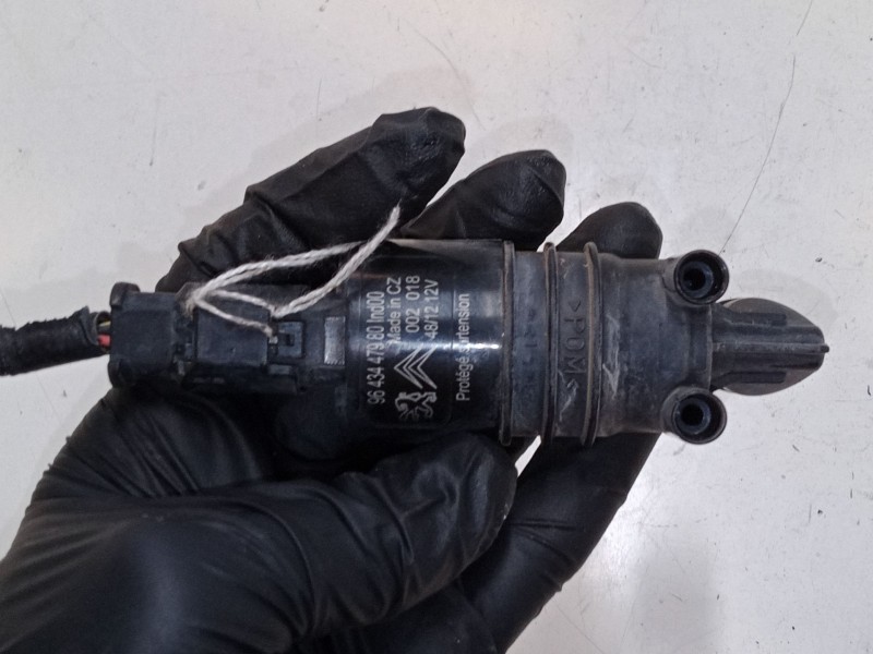 Recambio de bomba limpiaparabrisas para peugeot 5008 (0u_, 0e_) 1.6 hdi referencia OEM IAM 9643447980  