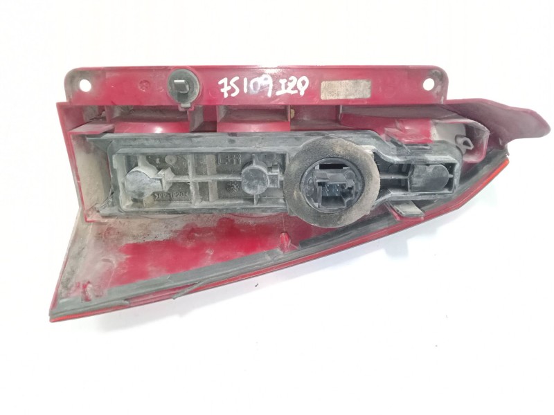 Recambio de piloto trasero izquierdo para ford focus i furgoneta/station wagon (dnw) 1.8 tdci referencia OEM IAM   