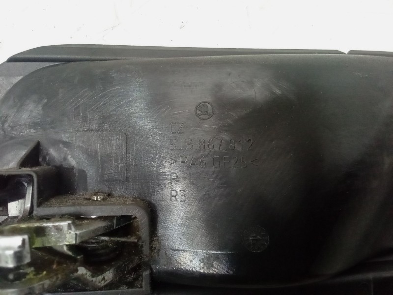 Recambio de maneta interior puerta trasera derecha para skoda rapid (nh3, nk3, nk6) 1.6 tdi referencia OEM IAM 5JB867012  