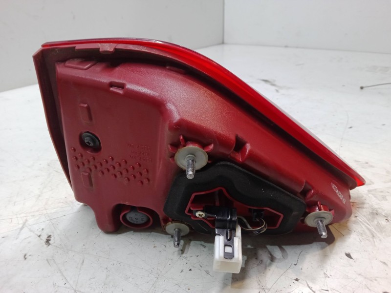 Recambio de piloto trasero porton izquierdo para kia stonic (yb) 1.0 t-gdi referencia OEM IAM   