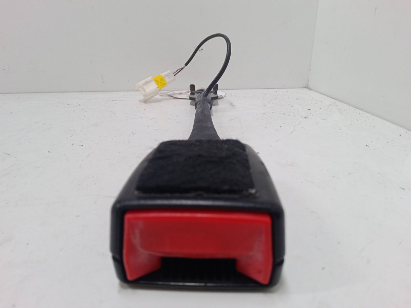 Recambio de anclaje cinturon delantero derecho para peugeot 5008 (0u_, 0e_) 1.6 hdi referencia OEM IAM   