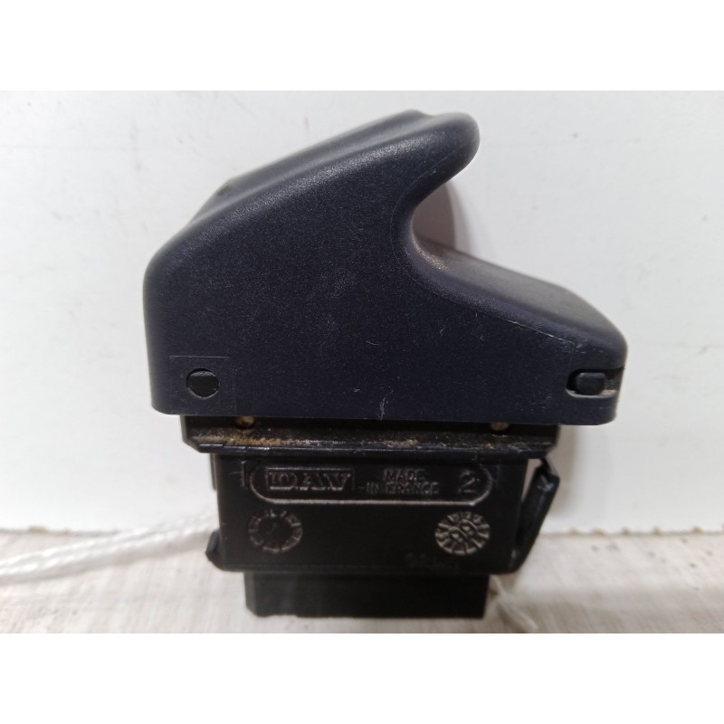 Recambio de mando elevalunas delantero derecho para renault clio ii (bb_, cb_) 1.2 (bb0a, bb0f, bb10, bb1k, bb28, bb2d, bb2h, cb