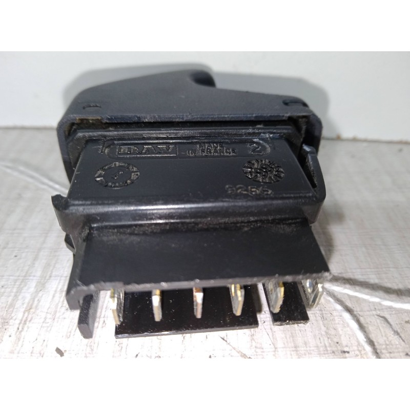 Recambio de mando elevalunas delantero derecho para renault clio ii (bb_, cb_) 1.2 (bb0a, bb0f, bb10, bb1k, bb28, bb2d, bb2h, cb