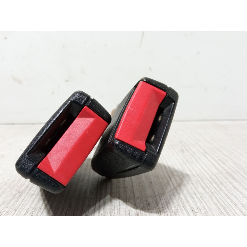 Recambio de anclaje cinturon trasero izquierdo para volkswagen golf iv (1j1) 1.6 referencia OEM IAM 1J0857488AFCN  