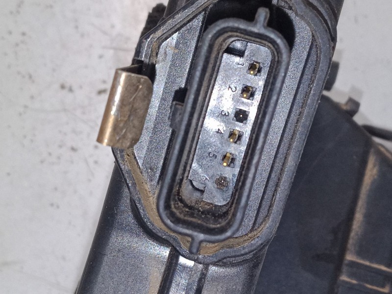 Recambio de elevalunas electrico trasero izquierdo para renault clio iv (bh_) 0.9 tce 90 referencia OEM IAM 825016604R  