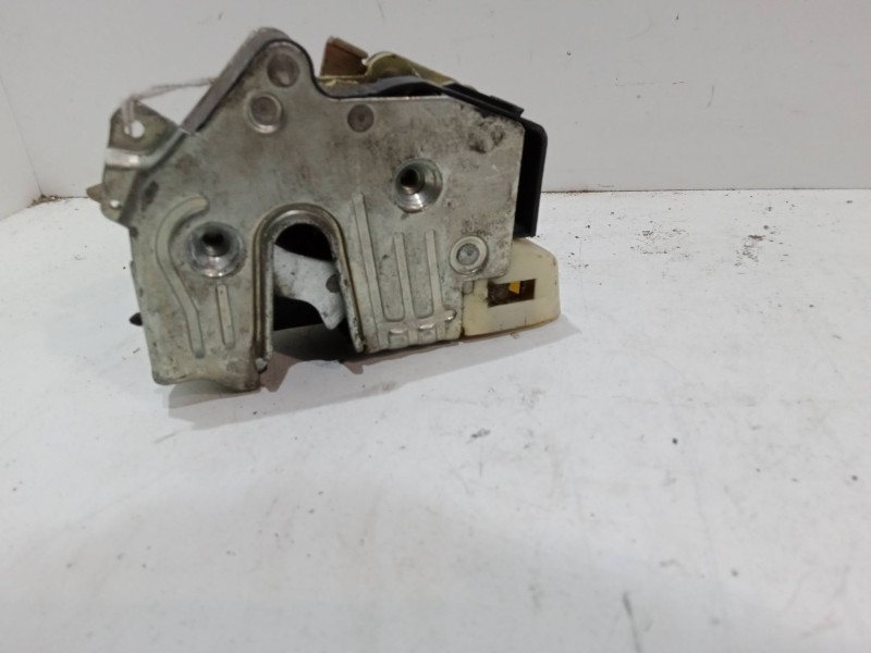 Recambio de cerradura puerta trasera izquierda para mercedes-benz 124 sedán (w124) 200 e (124.019) referencia OEM IAM   