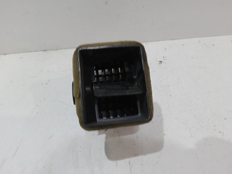 Recambio de aireador central derecho para cadillac bls wagon 1.9 d referencia OEM IAM   