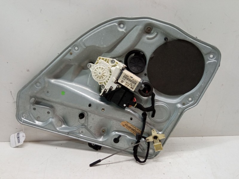 Recambio de elevalunas electrico trasero derecho para volkswagen golf iv (1j1) 1.6 referencia OEM IAM   