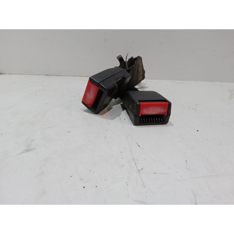 Recambio de anclaje cinturon trasero derecho para opel astra g hatchback (t98) 2.0 di (f08, f48) referencia OEM IAM   