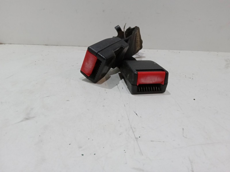 Recambio de anclaje cinturon trasero derecho para opel astra g hatchback (t98) 2.0 di (f08, f48) referencia OEM IAM   