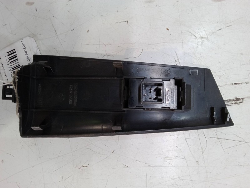 Recambio de mando elevalunas delantero derecho para toyota corolla (_e12_) 1.6 vvt-i (zze121_) referencia OEM IAM 7423102300  