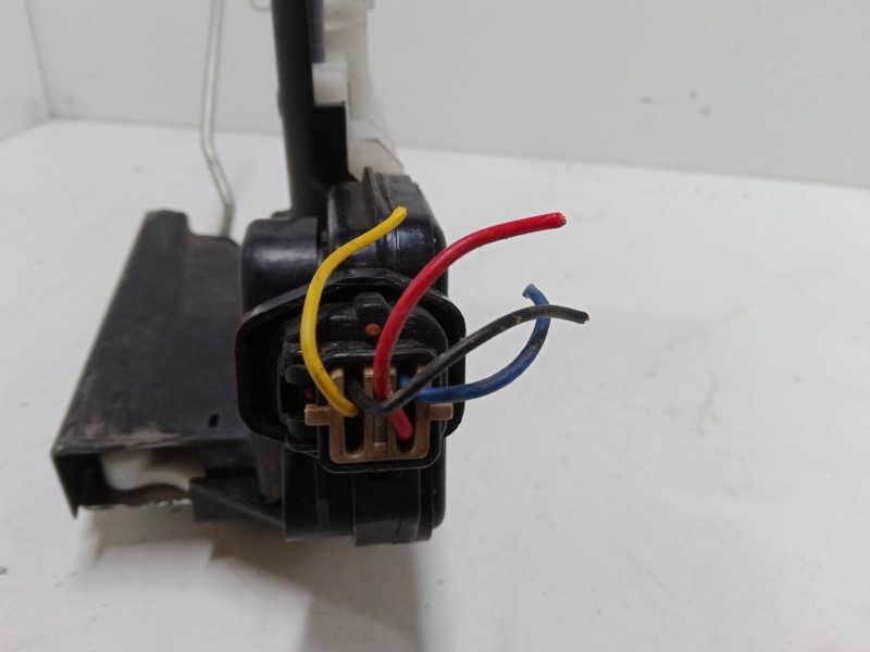 Recambio de cerradura puerta delantera derecha para kia sportage ii (je_, km_) 2.0 crdi referencia OEM IAM   