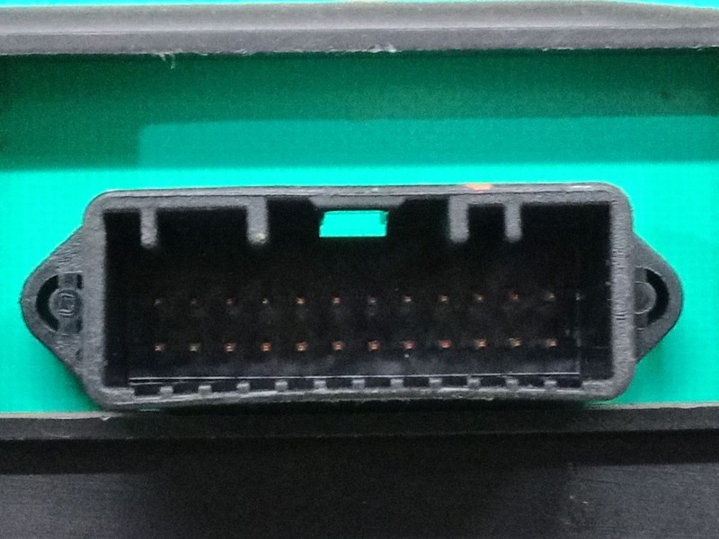 Recambio de cuadro instrumentos para dacia sandero 1.2 16v referencia OEM IAM 21677499-2  