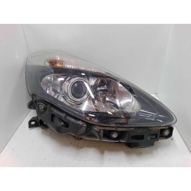 Recambio de faro derecho para renault clio iii (br0/1, cr0/1) 1.5 dci (br17, cr17) referencia OEM IAM   