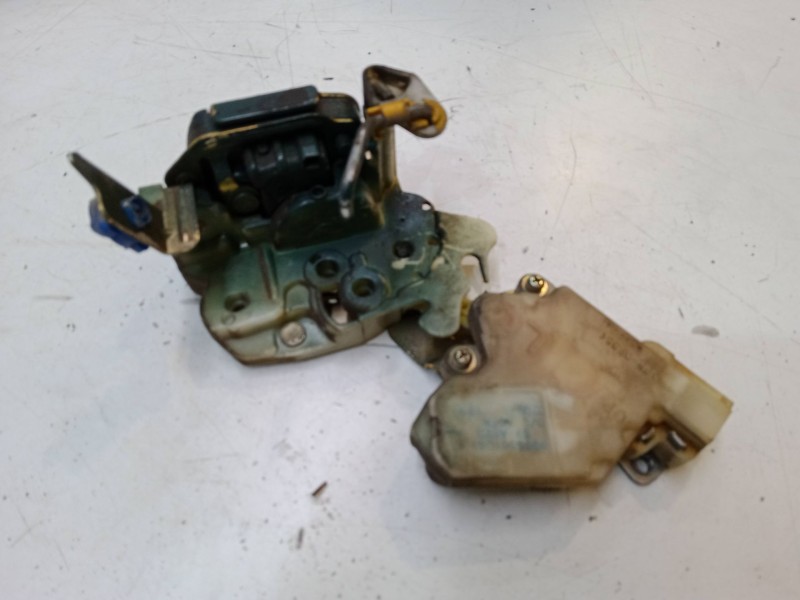 Recambio de cerradura maletero / porton para nissan terrano ii (r20) 2.7 tdi 4wd referencia OEM IAM   