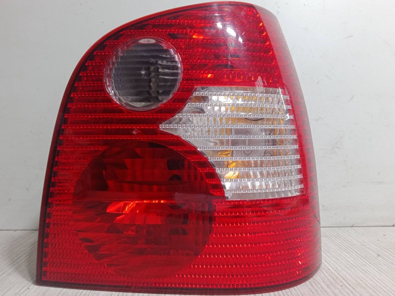 Recambio de piloto trasero derecho para volkswagen polo (9n_, 9a_) 1.2 12v referencia OEM IAM   