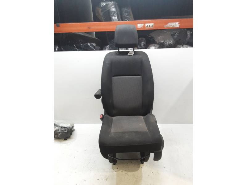ASIENTO DELANTERO IZQUIERDO 