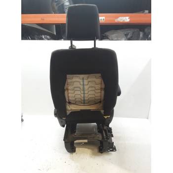 ASIENTO DELANTERO IZQUIERDO 
