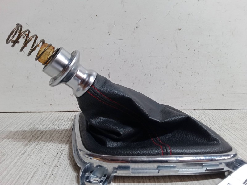 Recambio de funda palanca cambio para kia cee´d (jd) 1.6 gt referencia OEM IAM   