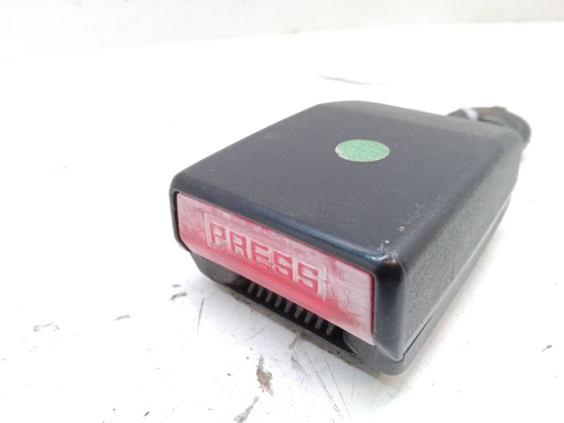 Recambio de anclaje cinturon delantero izquierdo para dacia sandero 1.6 (bs0d, bs0b, bs0f, bs0h) referencia OEM IAM   