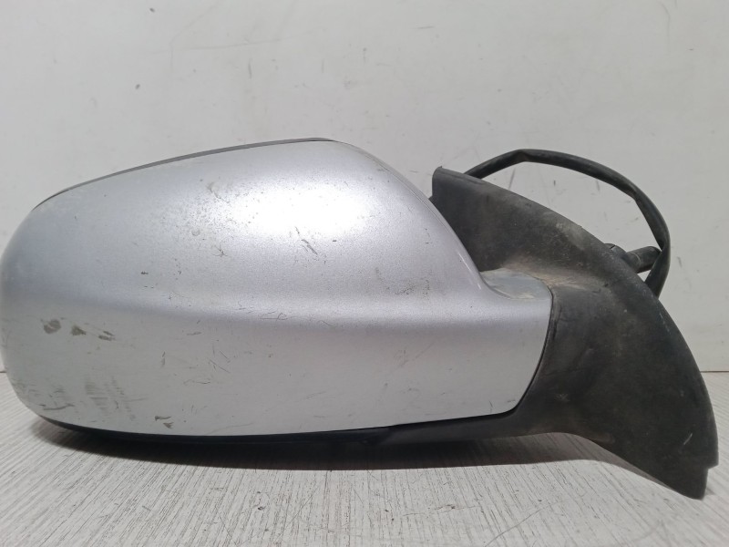 Recambio de retrovisor derecho para hyundai santamo 2.0 16v 4x4 referencia OEM IAM   