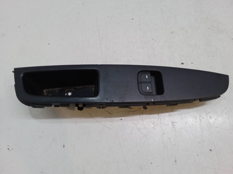 Recambio de mando elevalunas delantero izquierdo para hyundai i10 iii (ac3, ai3) 1.0 mpi referencia OEM IAM   