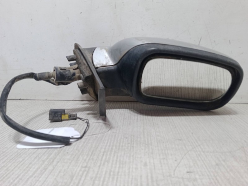 Recambio de retrovisor derecho para hyundai santamo 2.0 16v 4x4 referencia OEM IAM   