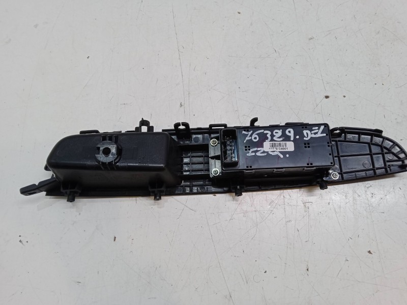 Recambio de mando elevalunas delantero izquierdo para hyundai i10 iii (ac3, ai3) 1.0 mpi referencia OEM IAM   