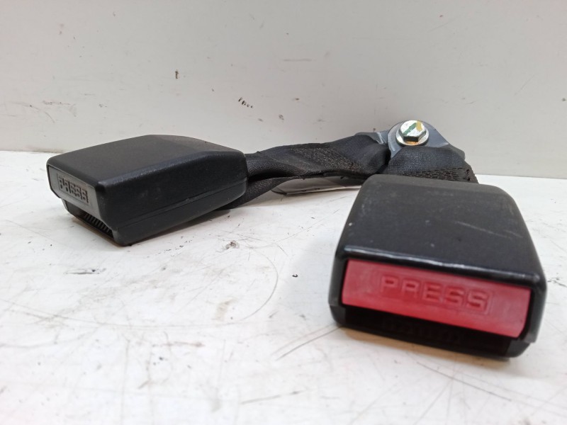 Recambio de anclaje cinturon trasero izquierdo para dacia sandero 1.6 (bs0d, bs0b, bs0f, bs0h) referencia OEM IAM   