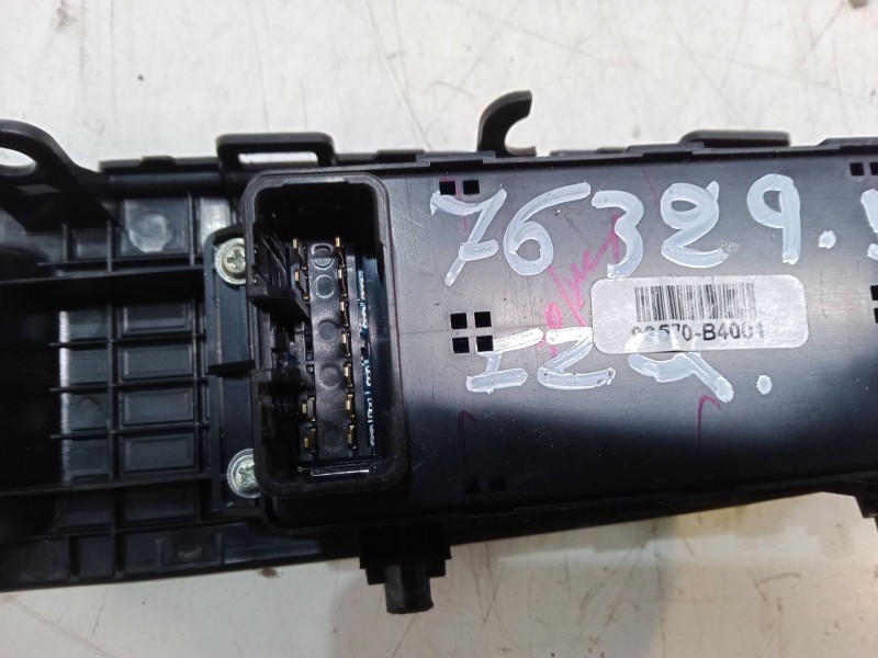 Recambio de mando elevalunas delantero izquierdo para hyundai i10 iii (ac3, ai3) 1.0 mpi referencia OEM IAM   