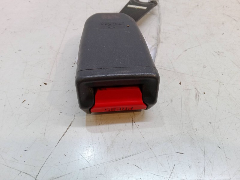 Recambio de anclaje cinturon delantero derecho para mitsubishi l200 (k7_t, k6_t, k5_t) 2.5 td 4wd (k74t) referencia OEM IAM    Recambio de anclaje cinturon delantero derecho para mitsubishi l200 (k7_t, k6_t, k5_t) 2.5 td 4wd (k74t) referencia OEM IAM