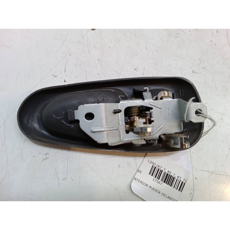 Recambio de maneta interior puerta delantera izquierda para mitsubishi l200 (k7_t, k6_t, k5_t) 2.5 td 4wd (k74t) referencia OEM  Recambio de maneta interior puerta delantera izquierda para mitsubishi l200 (k7_t, k6_t, k5_t) 2.5 td 4wd (k74t) referencia OEM