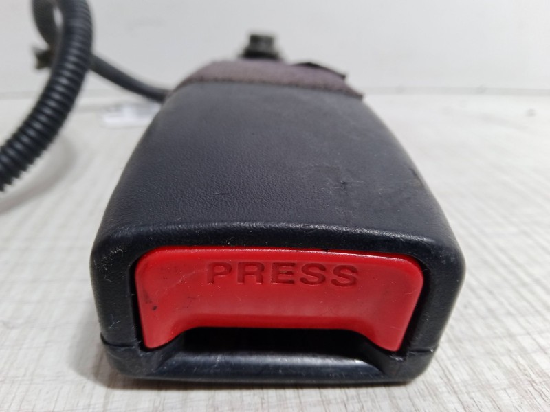 Recambio de anclaje cinturon delantero derecho para hyundai i20 i (pb, pbt) 1.2 referencia OEM IAM   
